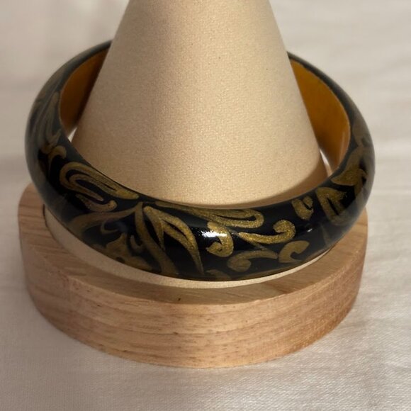 SAVE FOR MONRAQUEL - Beautiful and Colorful Wooden Bracelet - Picture 6 of 9